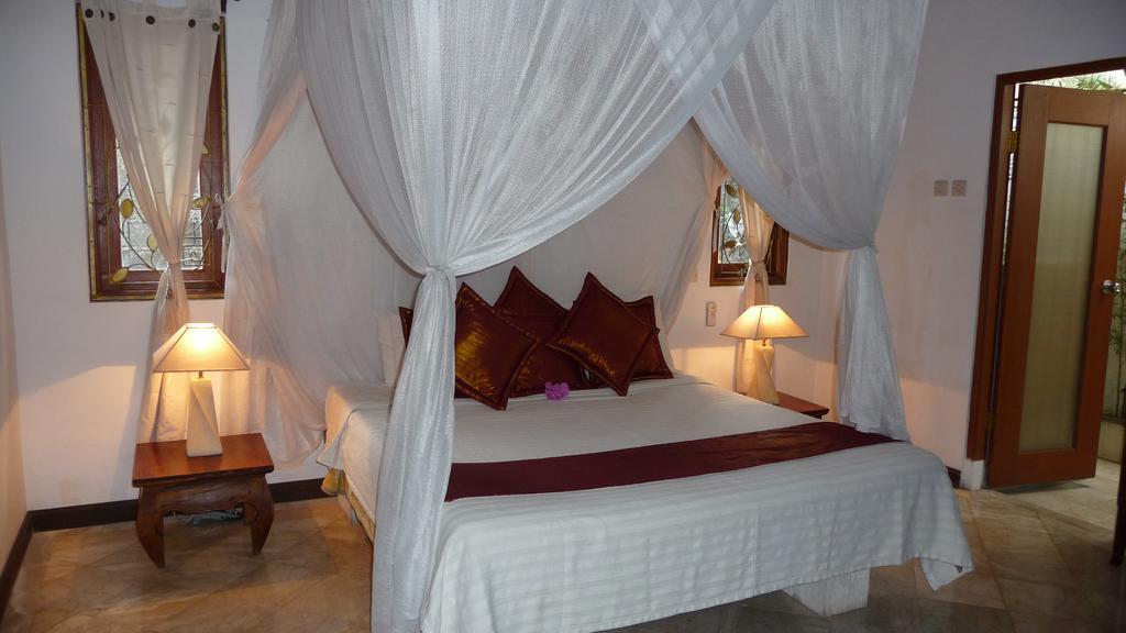 Villa Poppy Seminyak Quarto foto