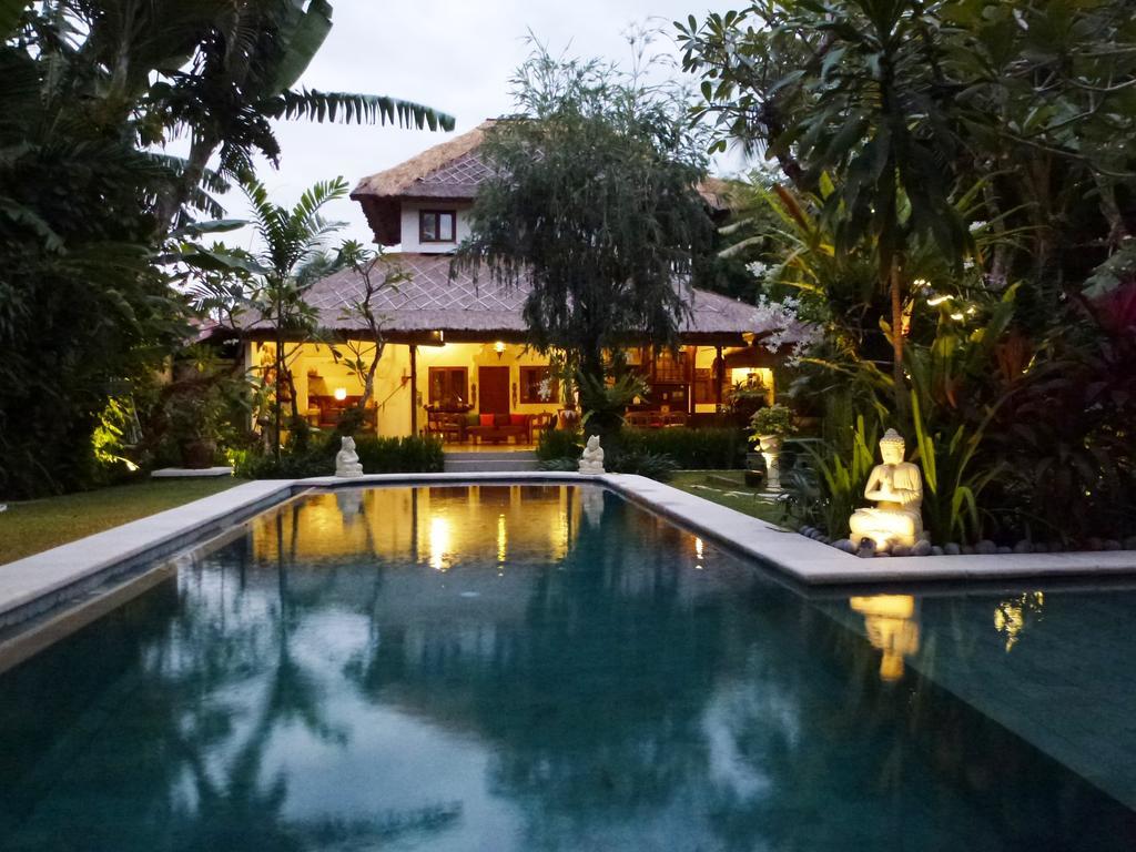 Villa Poppy Seminyak Exterior foto